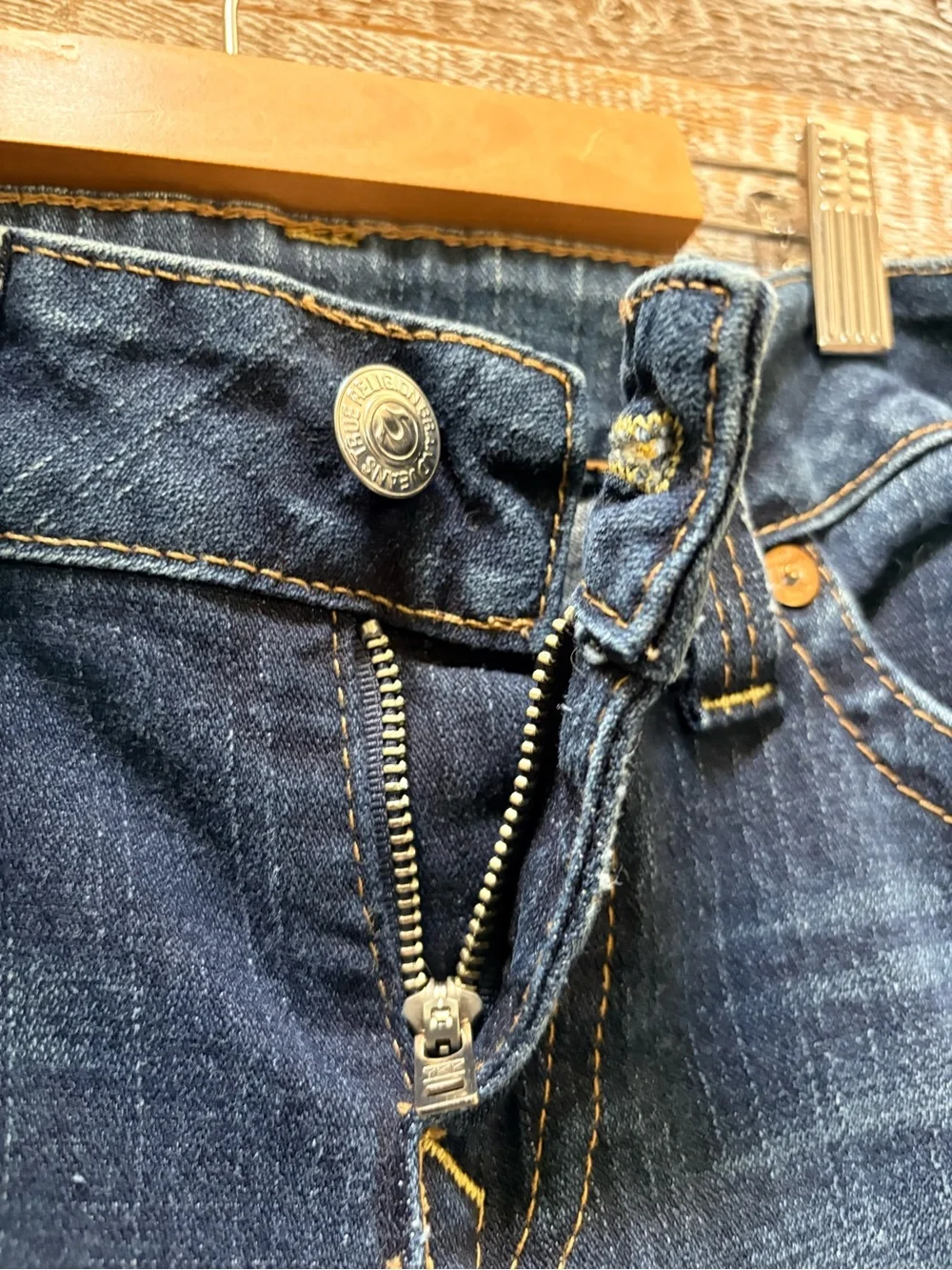 True Religion | "Becky" Y2K Low-Rise Slim Distressed Bootcut Denim Jeans - 32x33 - Picture 4 of 13